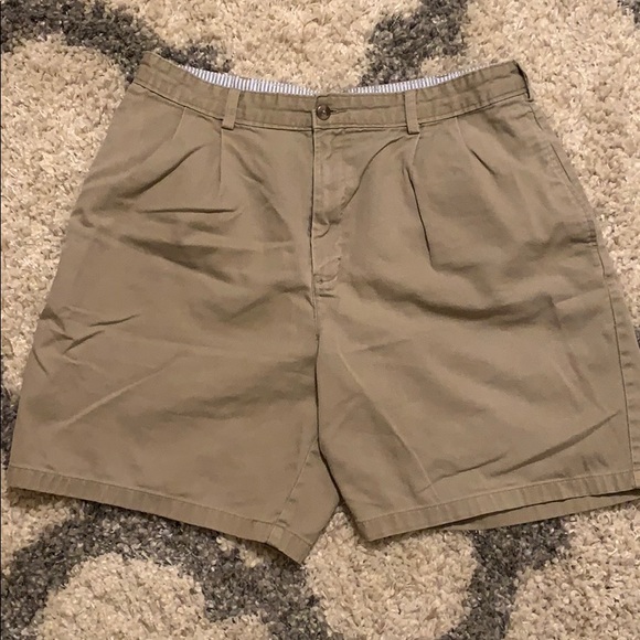 Khaki shorts - Picture 1 of 2